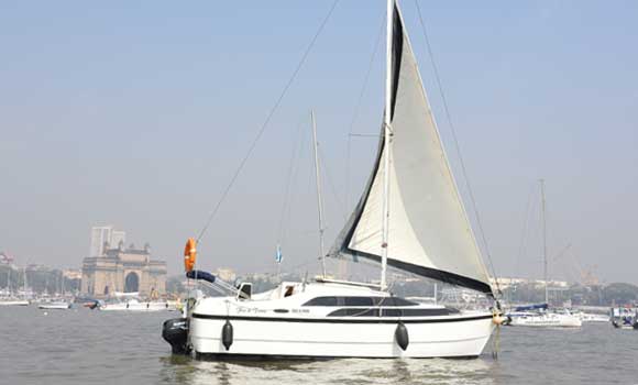 Macgregor 26 Sail Yacht on Charter in Mumbai at Gateway of India