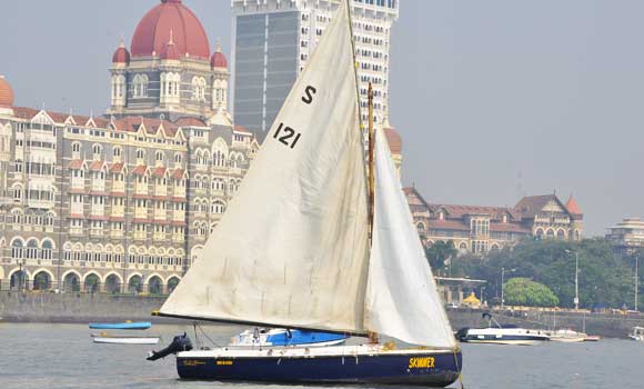 Seabird Sail Boat on Charter in Mumbai at Gateway of India