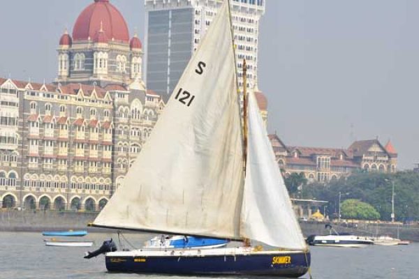Seabird Sail Boat on Charter in Mumbai at Gateway of India